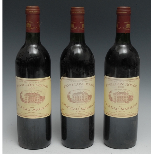 856 - Wine - three bottles, Chateau Margaux Pavillon Rouge 1991, 12.5% vol, 75cl, sealed level at base of ... 