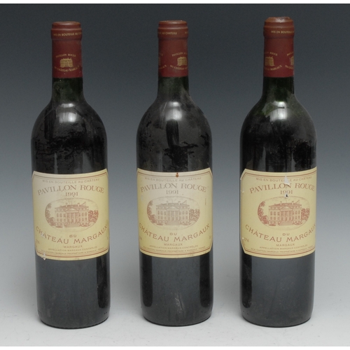 857 - Wine - three bottles, Chateau Margaux Pavillon Rouge 1991, 12.5% vol, 75cl, sealed level at base of ... 