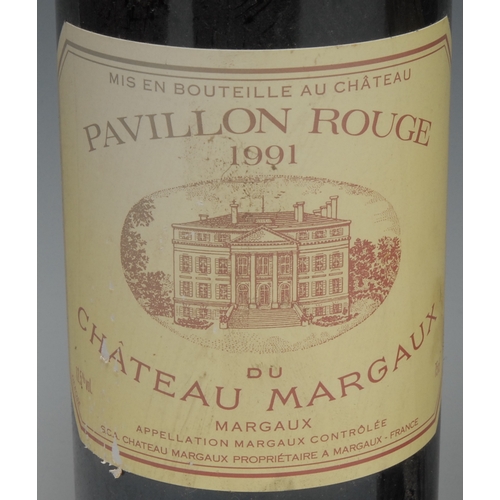 857 - Wine - three bottles, Chateau Margaux Pavillon Rouge 1991, 12.5% vol, 75cl, sealed level at base of ... 