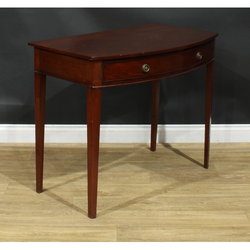 1105 - A George III mahogany bowfront side table, slightly oversailing top above a long cockbeaded frieze d... 