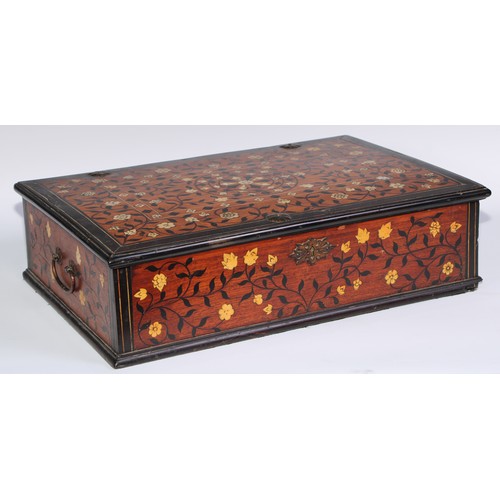 1061 - A 17th/18th century Indo-Portuguese hardwood and marquetry rectangular lace box, hinged cover inlaid... 