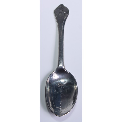 1199 - A pewter Trefid spoon, rat tail bowl, 18.5cm long, indistinct touchmark; others, Trefid, Dog Nose; H... 