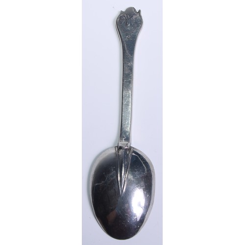 1199 - A pewter Trefid spoon, rat tail bowl, 18.5cm long, indistinct touchmark; others, Trefid, Dog Nose; H... 