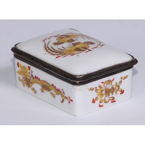 821 - A German silver coloured metal mounted porcelain rounded rectangular snuff box, painted in the Chine... 