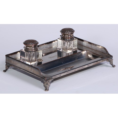 15 - A George III Old Sheffield Plate rectangular inkstand, pierced three-quarter gallery, square glass w... 