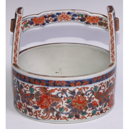 755 - A Japanese bowl, in the form of a rice bucket, painted in the Imari palette, 21cm wide, Meiji period