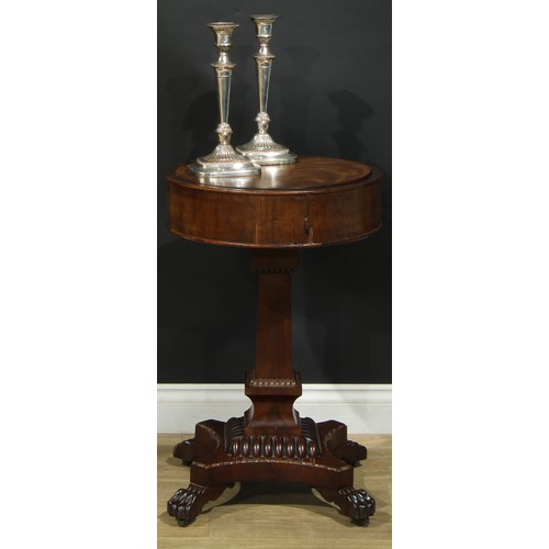 1185 - A George IV mahogany combination occasional table and bloom pedestal, circular top with removable co... 