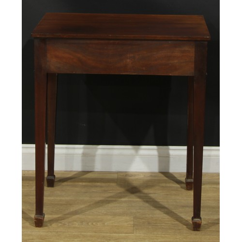 1434 - A Regency mahogany side table, rectangular top with reeded edge above a long cockbeaded frieze drawe... 