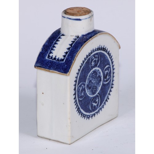 791 - An 18th century Chinese porcelain tea caddy, painted in tones of underglaze blue with roundels, 11cm... 