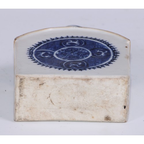 791 - An 18th century Chinese porcelain tea caddy, painted in tones of underglaze blue with roundels, 11cm... 