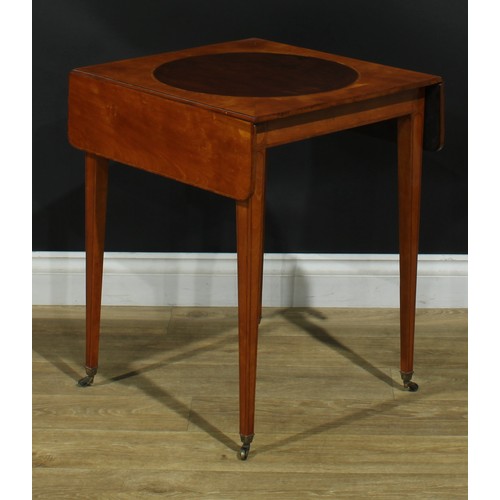 1133 - A Sheraton period satinwood Pembroke table, of small and neat proportions, crossbanded rounded recta... 