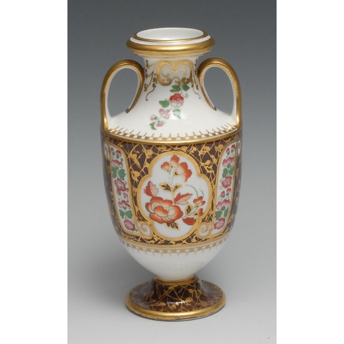 468 - A Wedgwood two handled ovoid vase,  painted in Imari palette, 17.5cm high, printed mark,  c. 1880