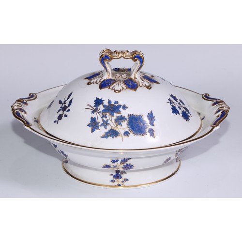 395 - A Copelands part dinner service, from the Goldsmiths Hall, comprising of entrée dish and cover and t... 