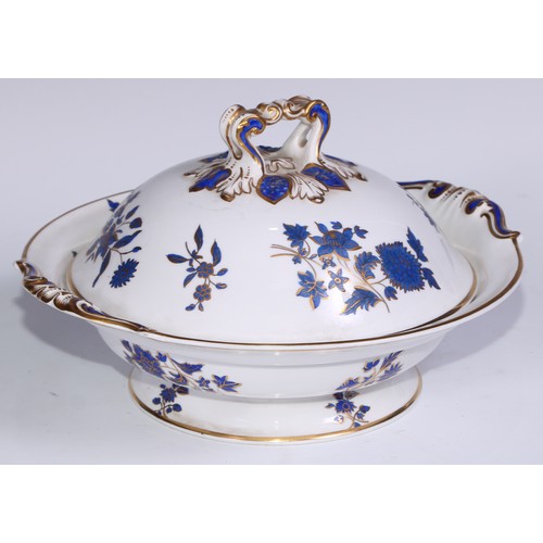 395 - A Copelands part dinner service, from the Goldsmiths Hall, comprising of entrée dish and cover and t... 