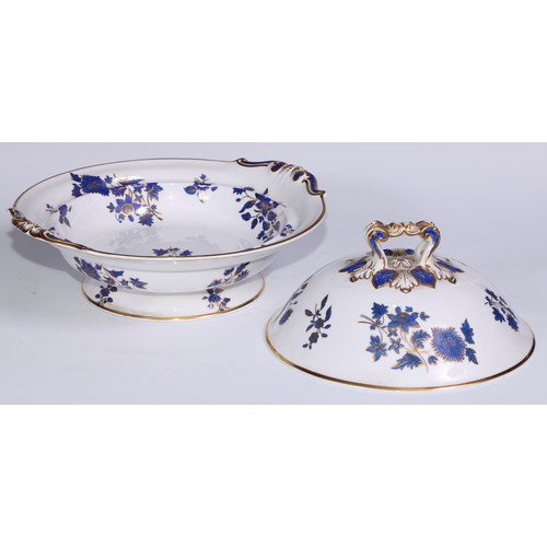 395 - A Copelands part dinner service, from the Goldsmiths Hall, comprising of entrée dish and cover and t... 