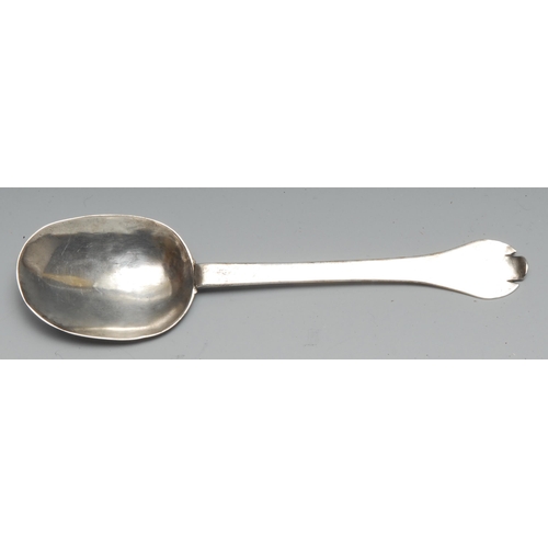 67 - A William & Mary silver Trefid pattern spoon, rat tail bowl, 19cm long, Thomas Issod, Lonsdon 1688