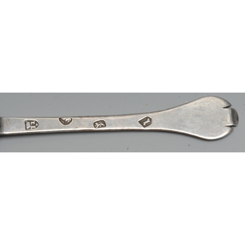 67 - A William & Mary silver Trefid pattern spoon, rat tail bowl, 19cm long, Thomas Issod, Lonsdon 1688