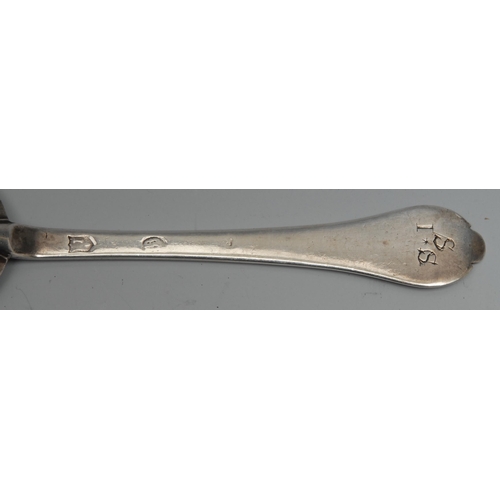 51 - A Charles II Trefid pattern spoon,  the terminal initialled S over IS, 19.5cm long, Jeremy Johnson, ... 