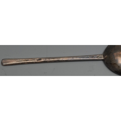 48 - A Charles I/Commonwealth slip top spoon, 17cm long, initialled MW to terminal, hatched initial M to ... 