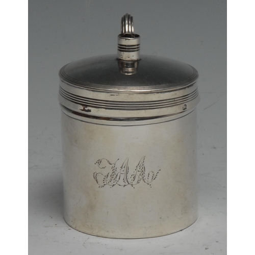 120 - A George III silver cylindrical bougie box, reeded borders, scroll handle, 8cm high, London 1803