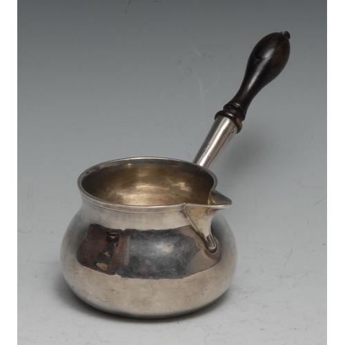 103 - A George II silver brandy saucepan, turned fruitwood handle, 6cm diam, London 1734, 130g gross