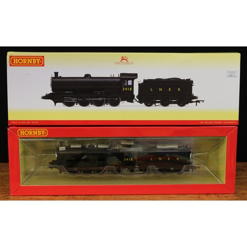 2331 - Hornby OO Gauge R3424 LNER Class Q6 0-8-0 locomotive and six wheel tender, LNER black livery, No.341... 