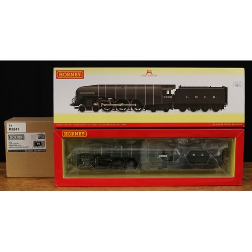 2335 - Hornby OO Gauge R3841 LNER Class W1 4-6-4 'Hush Hush' 'British Enterprise' locomotive and eight whee... 