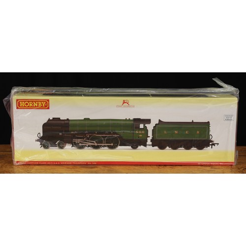 2334 - Hornby OO Gauge R3832 LNER Thompson Class A2/3 4-6-2 'Edward Thompson' locomotive and eight wheel te... 