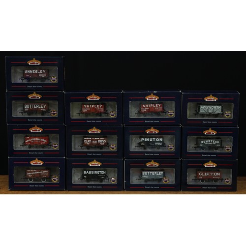 2350 - A collection of boxed Bachmann Branch-Line OO Gauge seven plank wagons, comprising 37-080Z 'Annesley... 