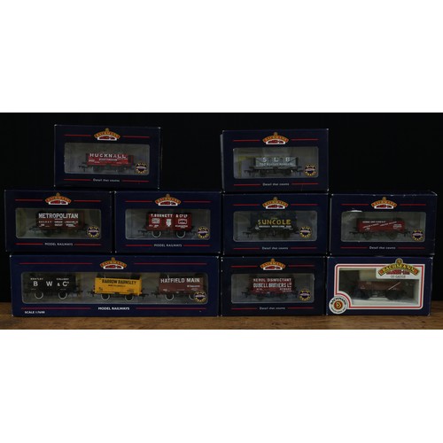 2349 - A collection of boxed Bachmann Branch-Line OO Gauge five plank and eight plank wagons, comprising 32... 