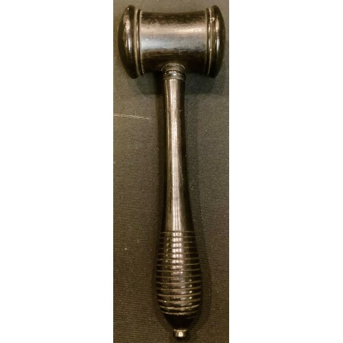 193 - A 19th century ebonised auctioneer's gavel, 12cm long