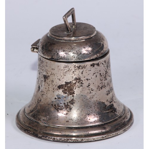 260 - A George V silver novelty inkwell, as a bell, hinged cover, 8.5cm high, A & J Zimmermann, Birmingham... 