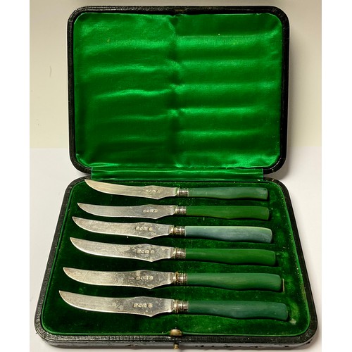 262 - A set of six silver knives, London 1908, jade green hafts, cased