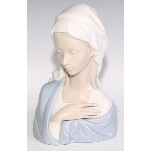 380A - A Lladro bust, of maiden, 22cm high, printed markl  other figures (4)