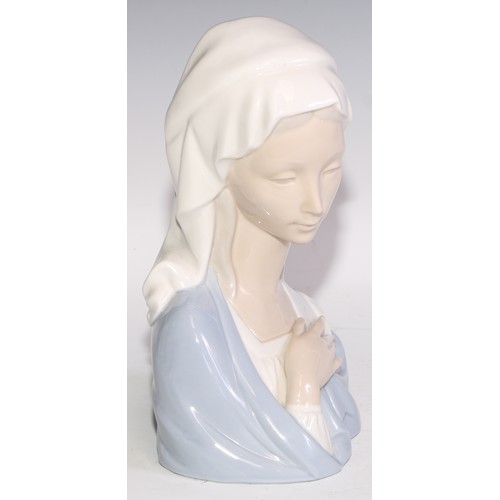 380A - A Lladro bust, of maiden, 22cm high, printed markl  other figures (4)