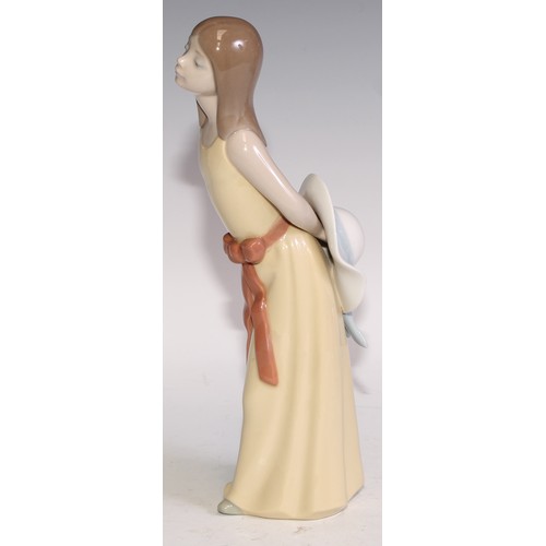 380A - A Lladro bust, of maiden, 22cm high, printed markl  other figures (4)