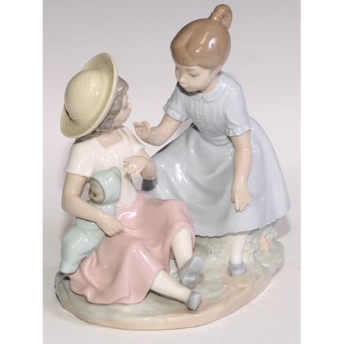 380A - A Lladro bust, of maiden, 22cm high, printed markl  other figures (4)