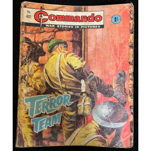 2570 - Approx 66 Commando comics, 400 and 500 series. Mixed issues. D. C. THOMSON & co publishing, London, ... 