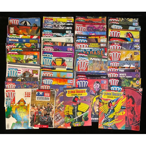 2546 - A large collections of 2000A.D Judge Dredd Comics, annuals and specials from 1988 - 1993. The Best o... 