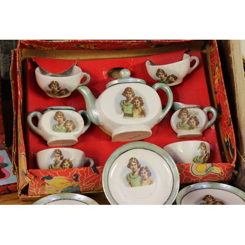 2258 - Juvenalia and Memories of Childhood - a 1930's 'Royal Series' tea service for the little hostess, tr... 