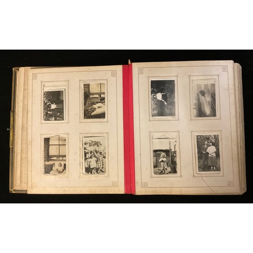 1027 - Photography - an early 20th century photograph album, various subjects, mostly family groups