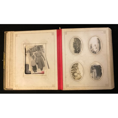 1027 - Photography - an early 20th century photograph album, various subjects, mostly family groups