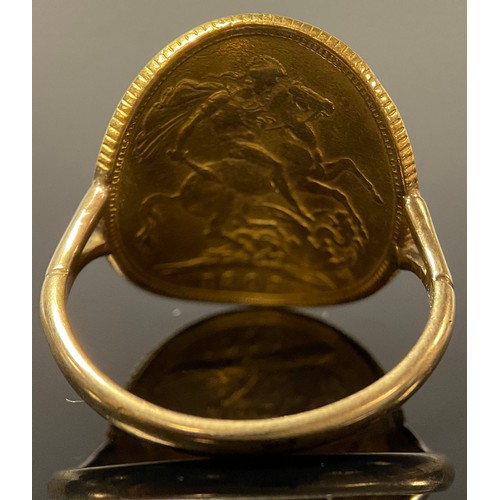 1207 - A Gentleman's sovereign ring, size V/W, 9.1g gross