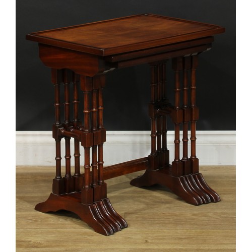 1245 - A contemporary George III style mahogany nest of three occasional tables, by Bevan Funnell, Reprodux... 