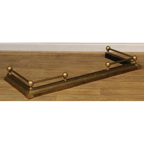 1272 - A 19th century style brass fire curb or fender, 15cm high, 138.5cm wide, 54.5cm deep