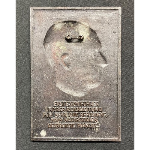 5032 - WW2 Third Reich Adolf Hitler Bronze Plaque complete in original case. Legend read 