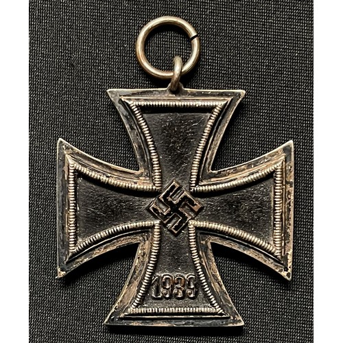5063 - WW2 Third Reich Eisernes Kreuz 2. Klasse. Iron Cross 2nd class 1939. Rare round 