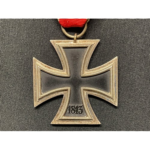 5064 - WW2 Third Reich Eisernes Kreuz 2. Klasse. Iron Cross 2nd class 1939. No makers mark. Complete with f... 