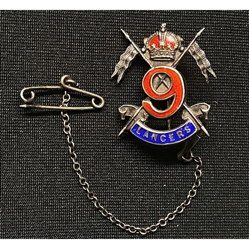 5129 - WW1 British 9th Lancers Silver and Enamel Sweetheart Brooch. Complete with safety chain. Size 24mm.