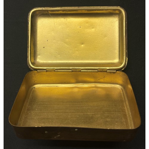 5145 - WW1 British Princess Mary's Gift Tin along with a pair of Dorset Regt brass shoulder titles and sing... 